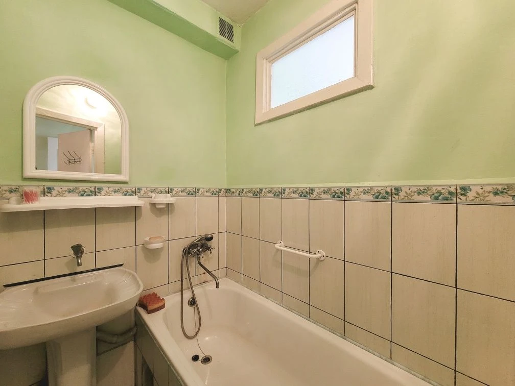 2-room apartment 47 m², Trade Street, separate rooms