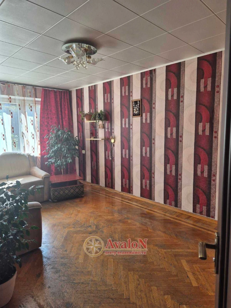 For sale: Three-room apartment