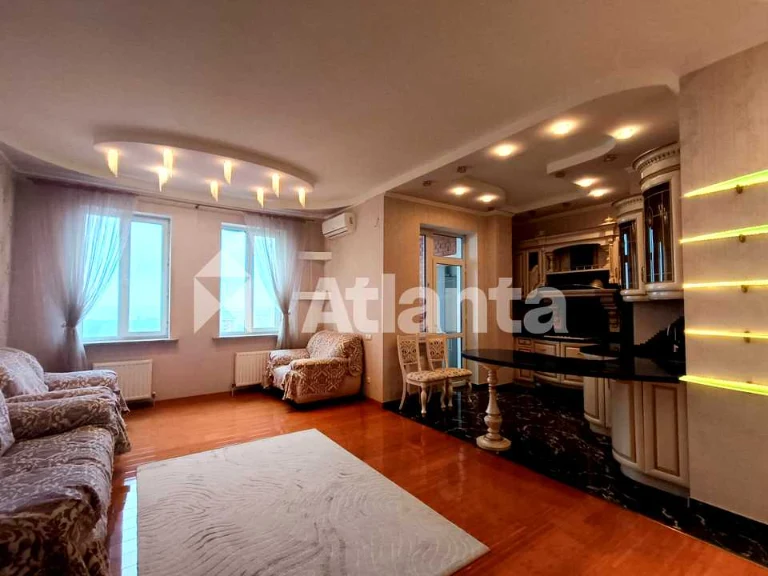 Apartment. Odessa, Bazarna st.