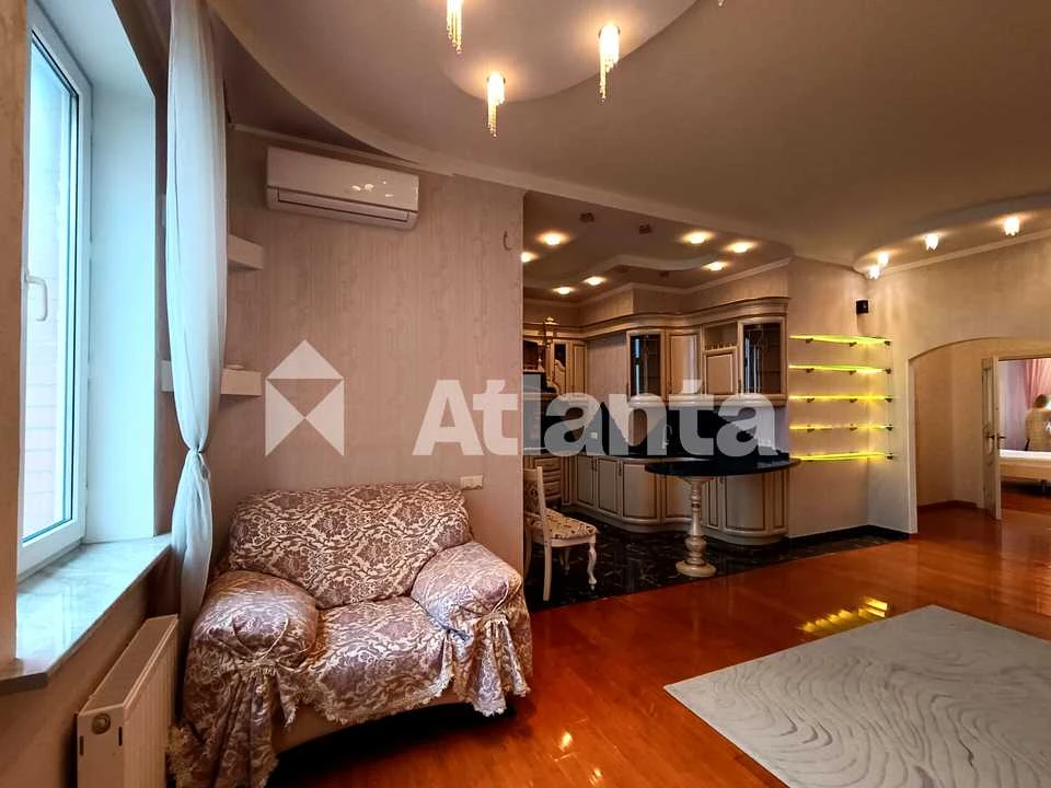 Apartment. Odessa, Bazarna st.