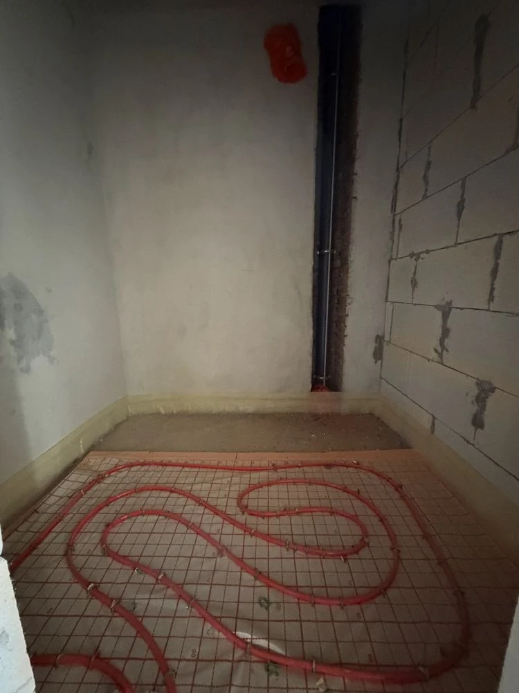 1 room + screed + heating + boiler in the Comfort City residential complex near the