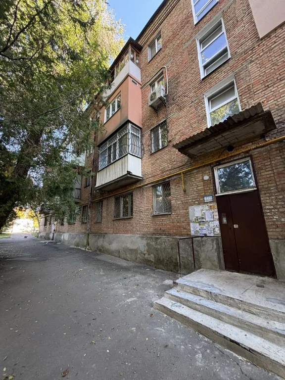 For Sale: 3-bedroom apartment in YUTZ