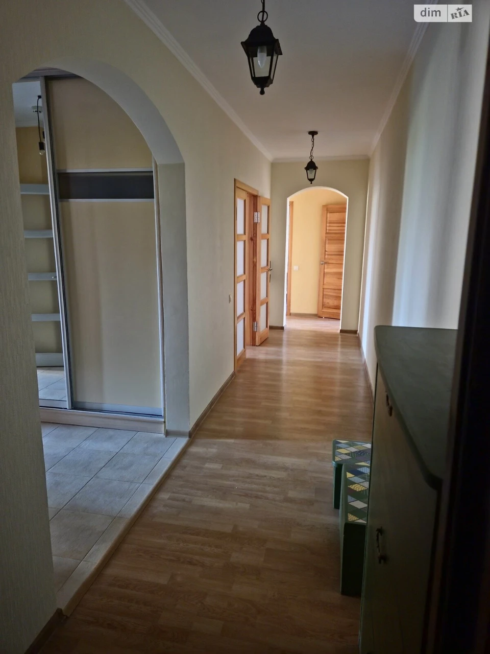 Long-Term Rental Apartment, Poczynki