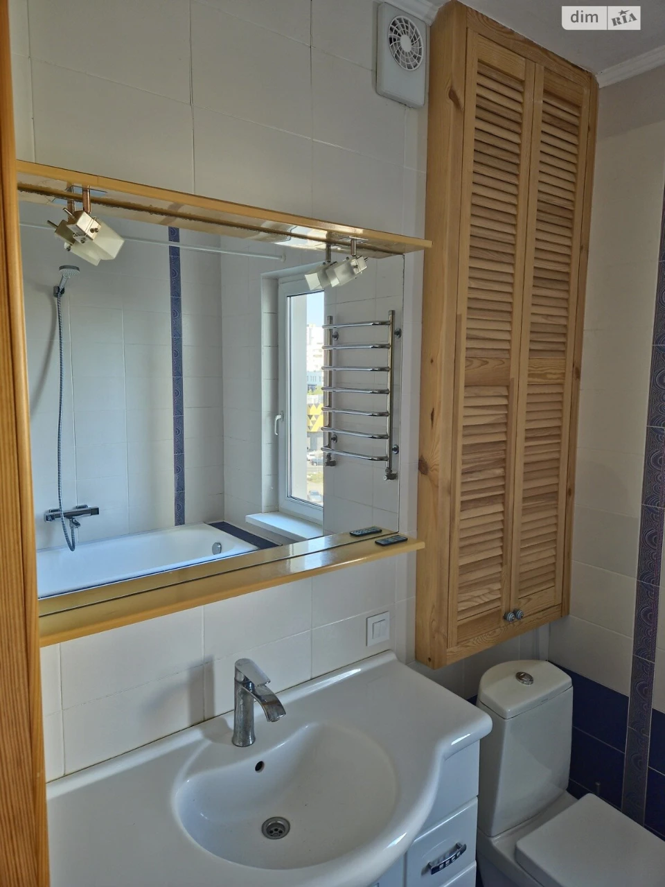 Long-Term Rental Apartment, Poczynki