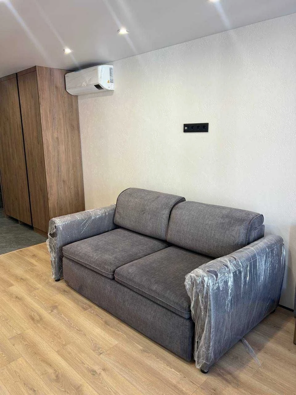 1-room apartment for sale, renovated, furnished, with appliances