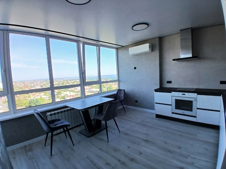 2-room apartment with new renovation in a new building! Center, closed courtyard,
