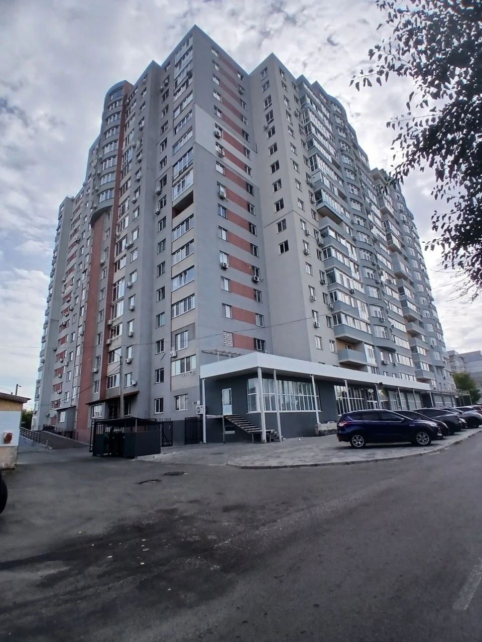 2-room apartment with new renovation in a new building! Center, closed courtyard,
