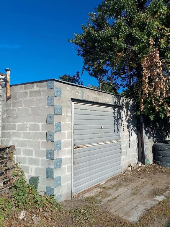 Garage in the city center