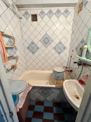 Spacious 3-room apartment for renovation!