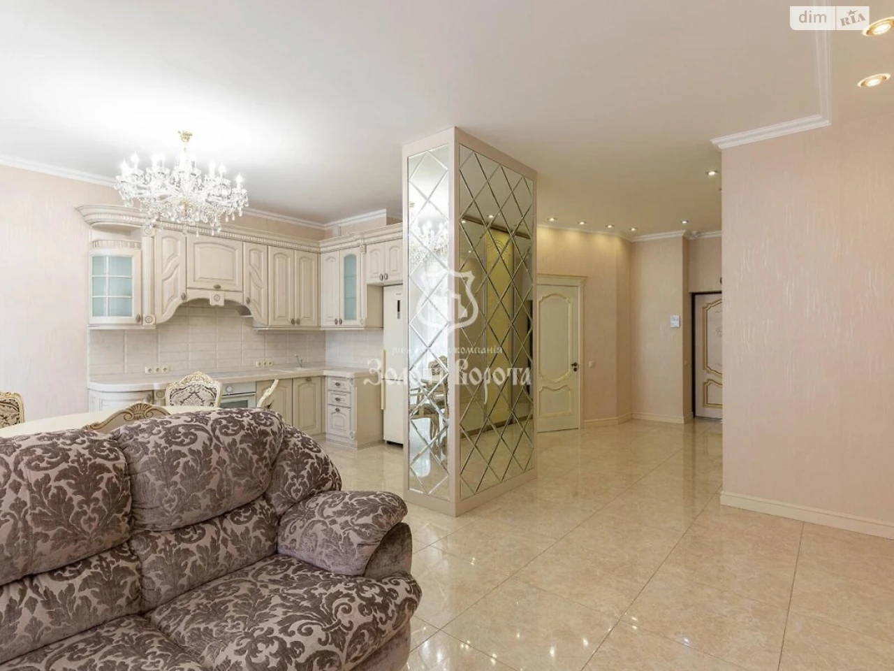 Apartment for Sale: Pecersky District