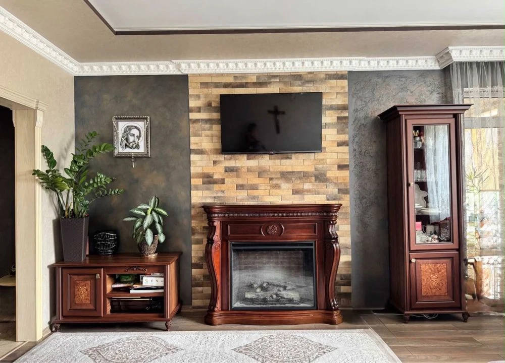 Spacious 3-bedroom apartment for sale