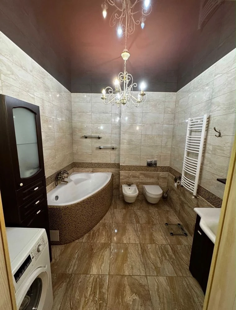 Spacious 3-bedroom apartment for sale