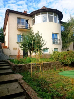 Long-Term Rental House in Solomyany