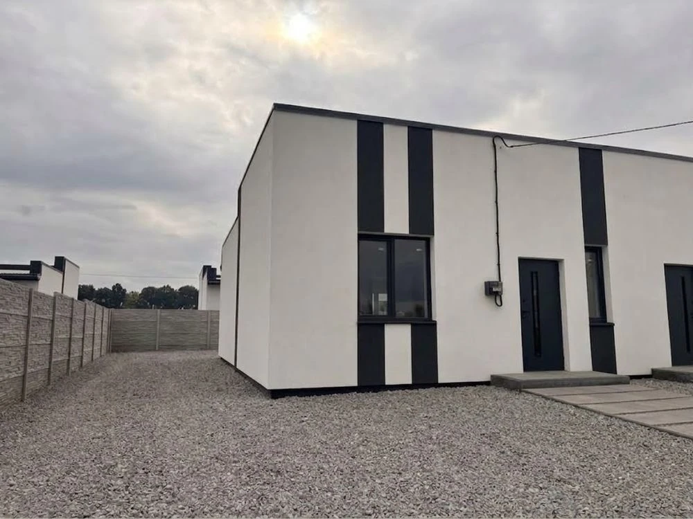 Продажа углового таунхауса в городе! Площа — 70 м²