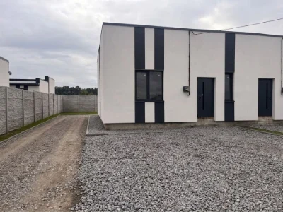 Продажа углового таунхауса в городе! Площа — 70 м²