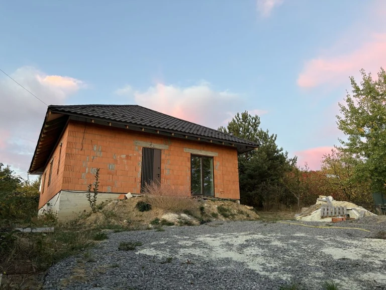 Будинок 110 кв ,поблизу Ужгород ,в районі Підлипники