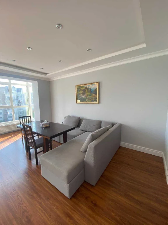 Продаю 3-кімнатну квартиру з ремонтом біля ТЦ Арсен. 86 м².