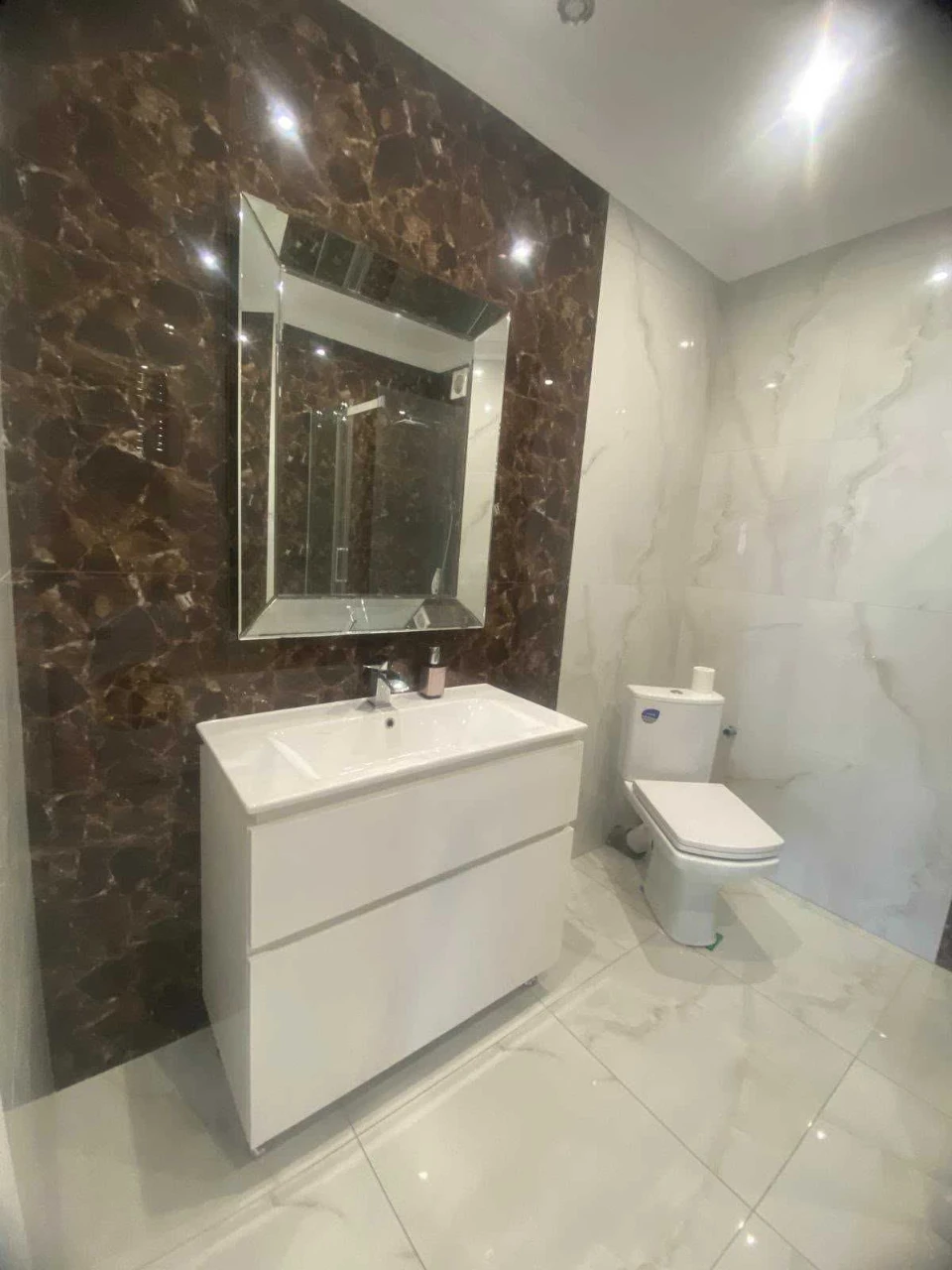 Продаю 3кімнатну квартиру  з ремонтом біля ТЦ Арсен. 86м2.
