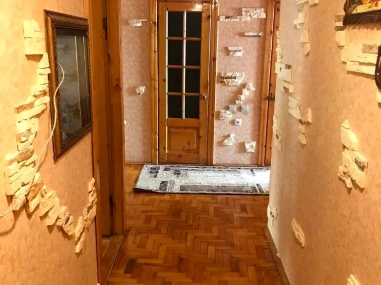 Sale of a 2-room apartment 47 sq m, 1st floor.