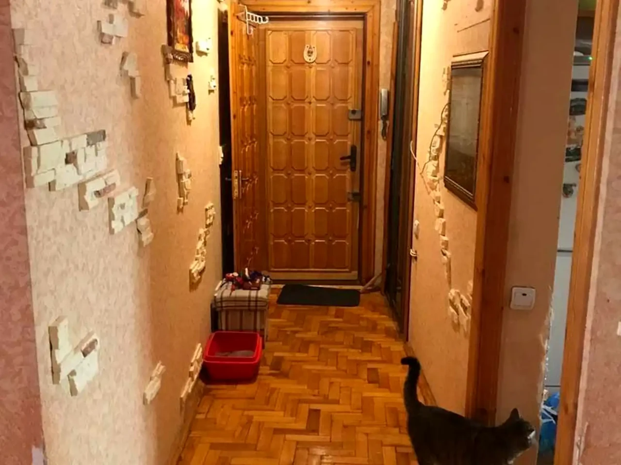 Sale of a 2-room apartment 47 sq m, 1st floor.