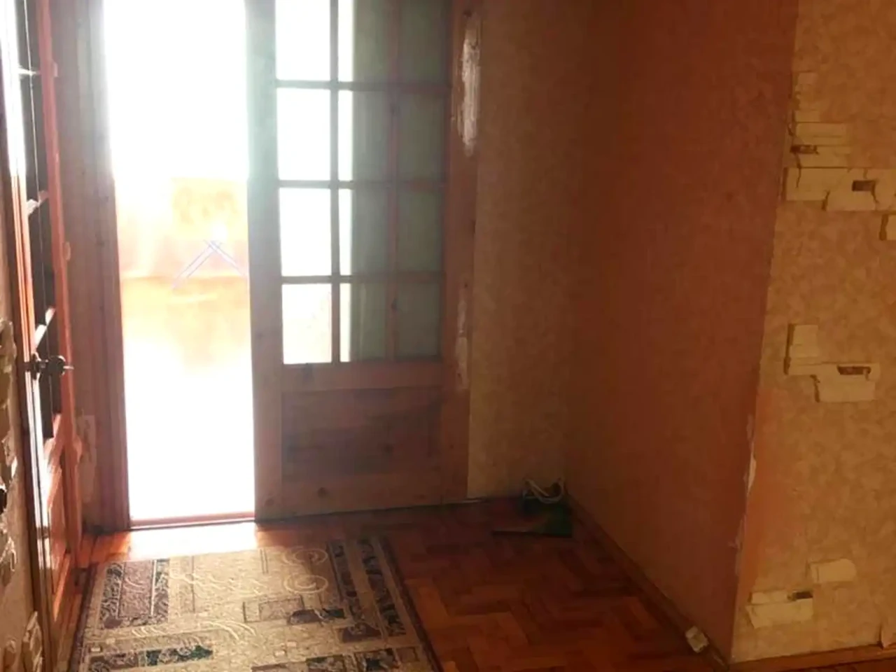 Sale of a 2-room apartment 47 sq m, 1st floor.