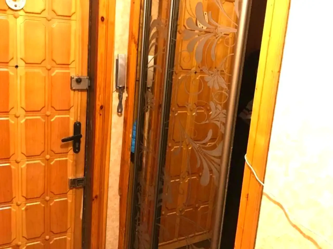 Sale of a 2-room apartment 47 sq m, 1st floor.