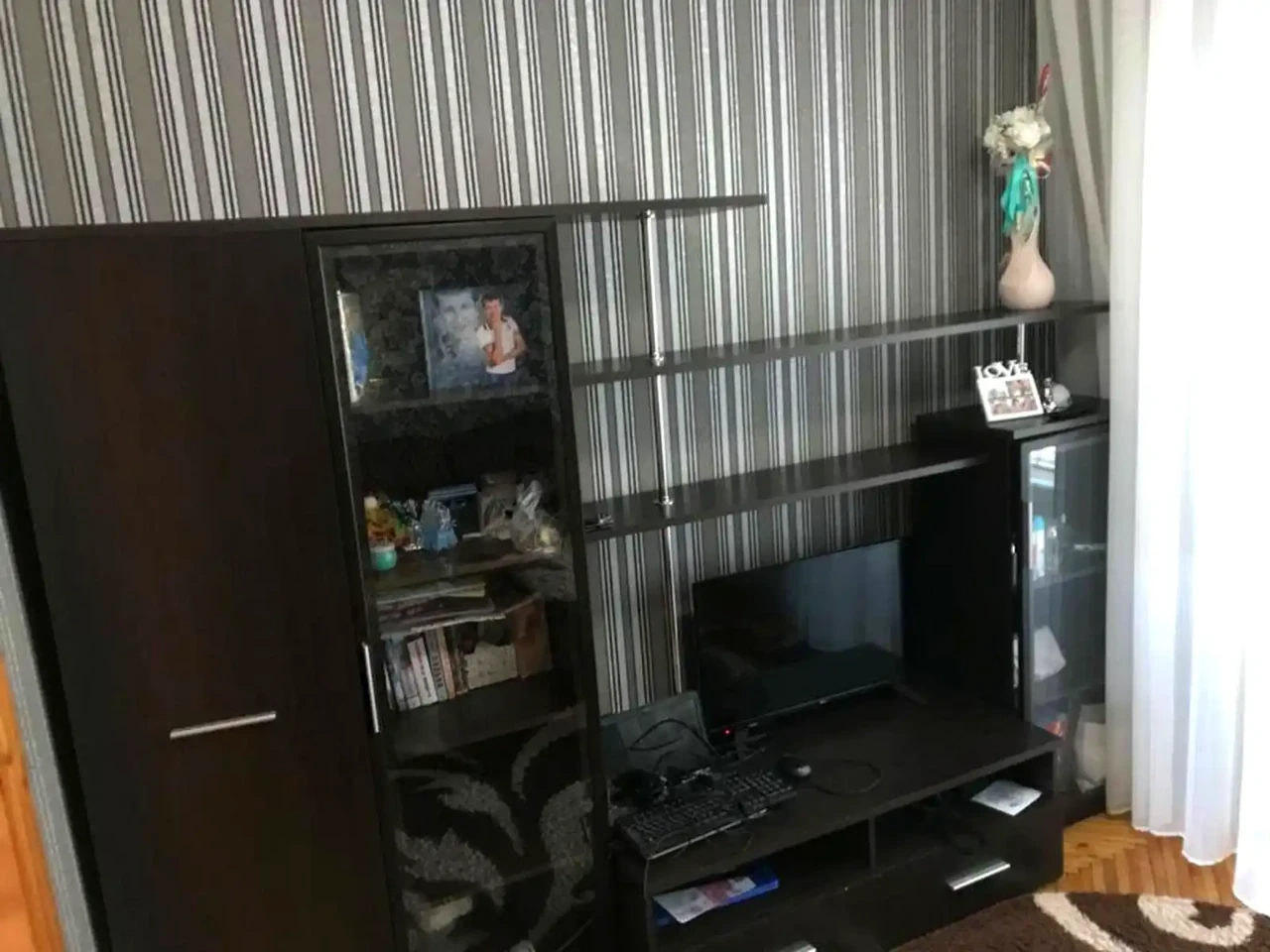 Sale of a 2-room apartment 47 sq m, 1st floor.