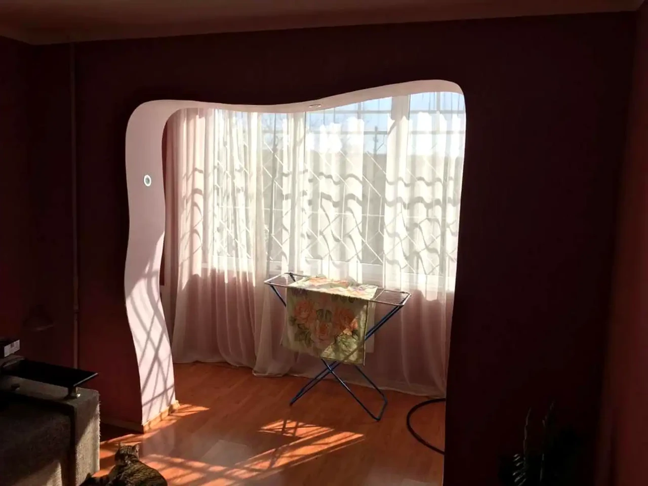 Sale of a 2-room apartment 47 sq m, 1st floor.