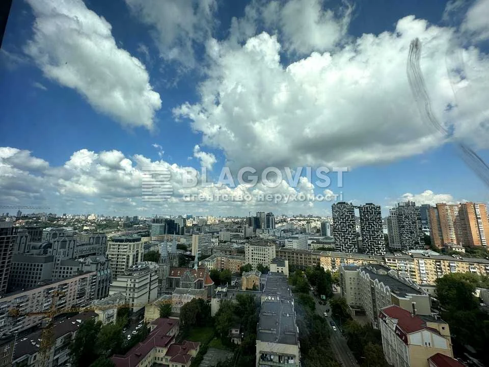 Квартира. Київ, Предславинська вул.