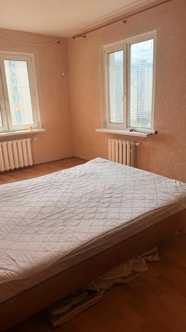 Без комиссии! Продается 2-комнатная квартира, ул. Драгомырова, Позняки