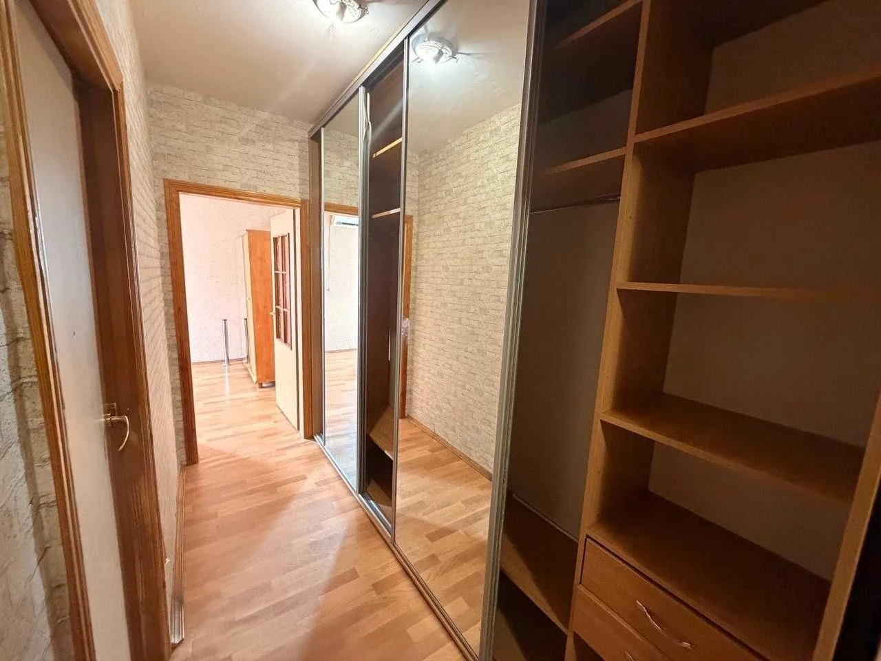 Без комиссии! Продается 2-комнатная квартира, ул. Драгомырова, Позняки