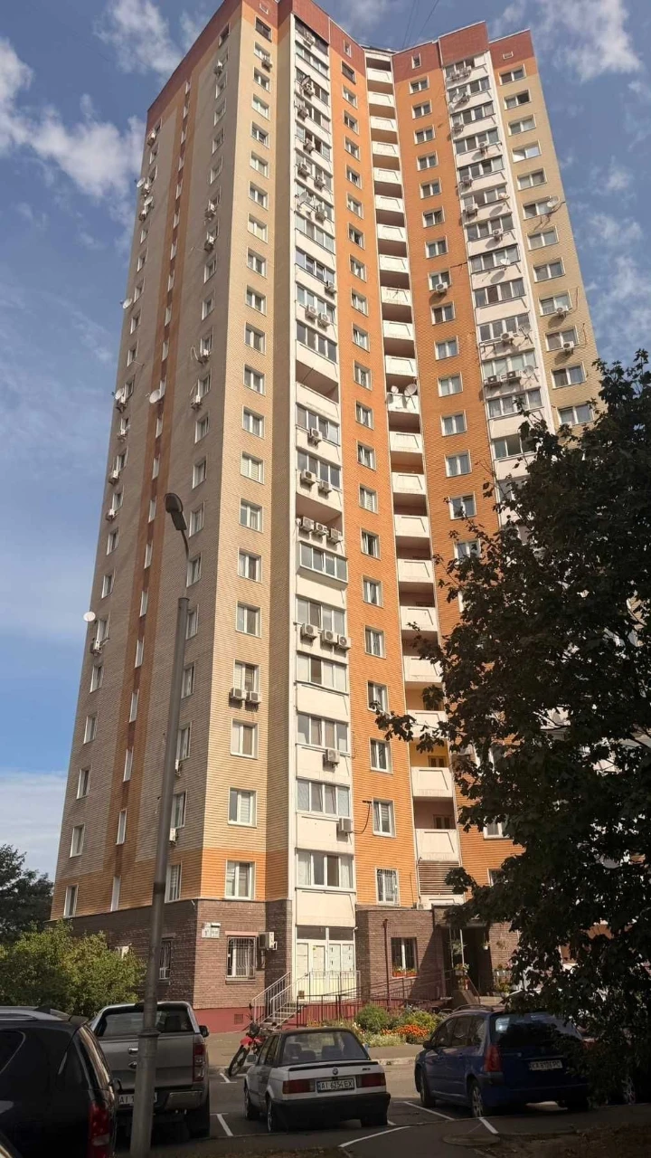 Без комиссии! Продается 2-комнатная квартира, ул. Драгомырова, Позняки