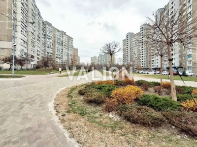 Продається 3-кімнатна квартира, Троєщина, Бальзака 16-А, Деснянський район
