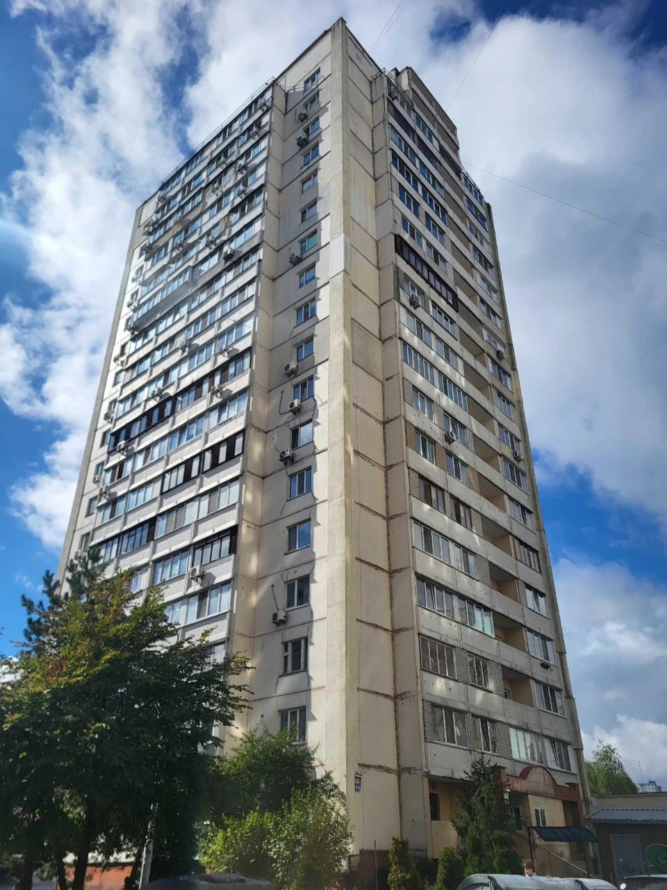 Продаж просторої 1-кімнатної квартири 42 м2 на вулиці Соломії Крушель