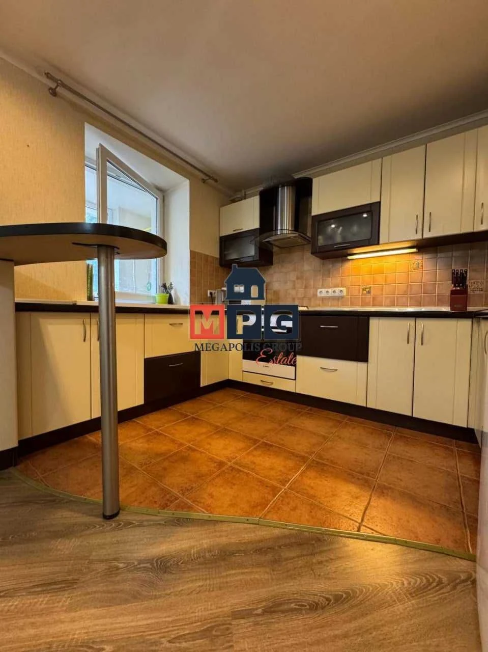 Sale of a 2-room apartment renovated in a new building