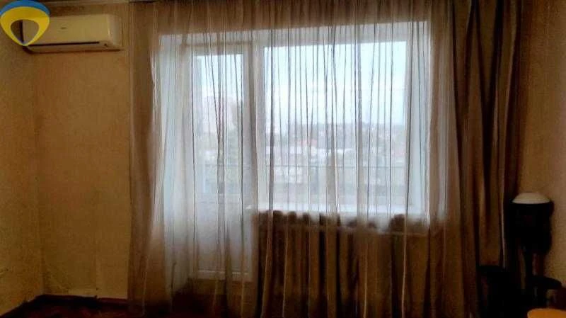 1-я квартира 38 кв.м.,  на Таирова, в кирпичном доме