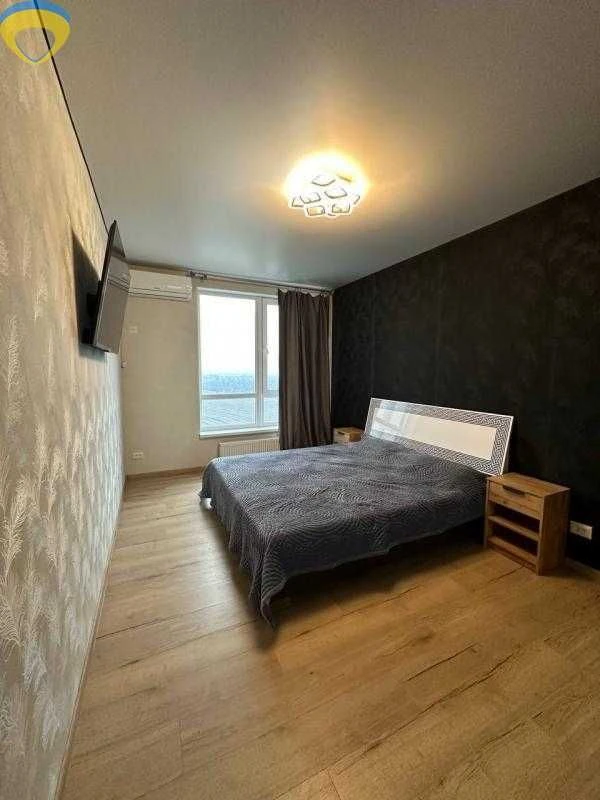 1-я квартира, с ремонтом, на Таирова, в новом , сданном доме