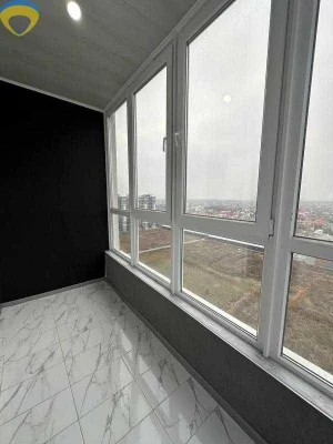 1-я квартира, с ремонтом, на Таирова, в новом , сданном доме