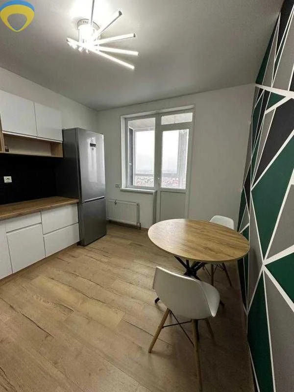 1-я квартира, с ремонтом, на Таирова, в новом , сданном доме