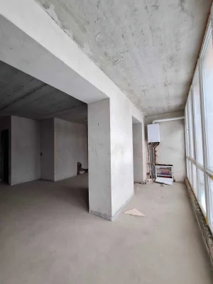 Selling panoramic 4-room apartment on the riverbank. Gasified.