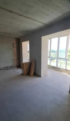 Selling panoramic 4-room apartment on the riverbank. Gasified.