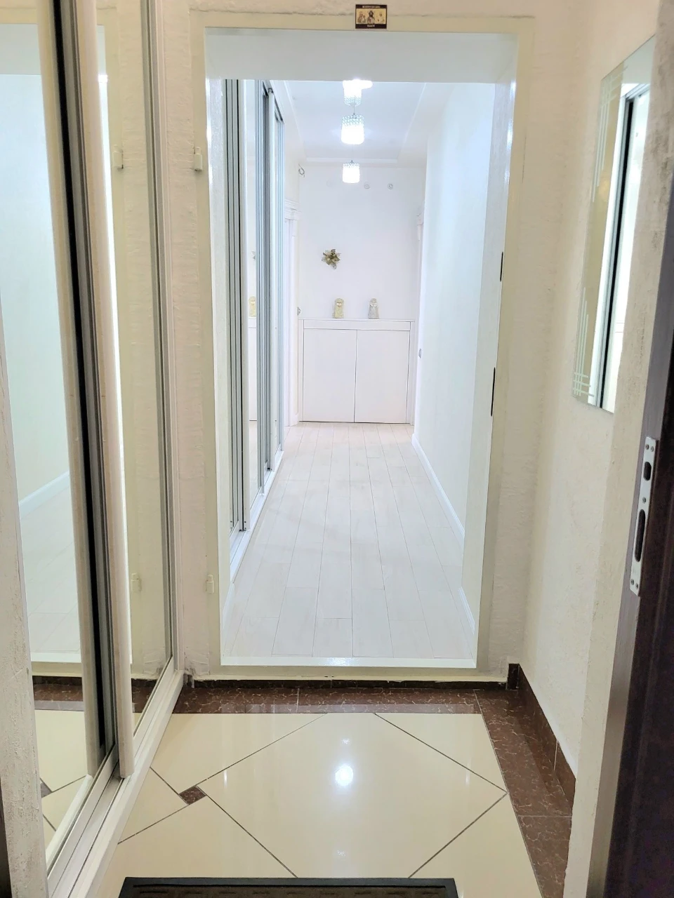Owner, Center, 54 sq m, 1 room, 2%. 7/10 condition