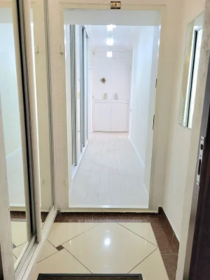 Owner, Center, 54 sq m, 1 room, 2%. 7/10 condition