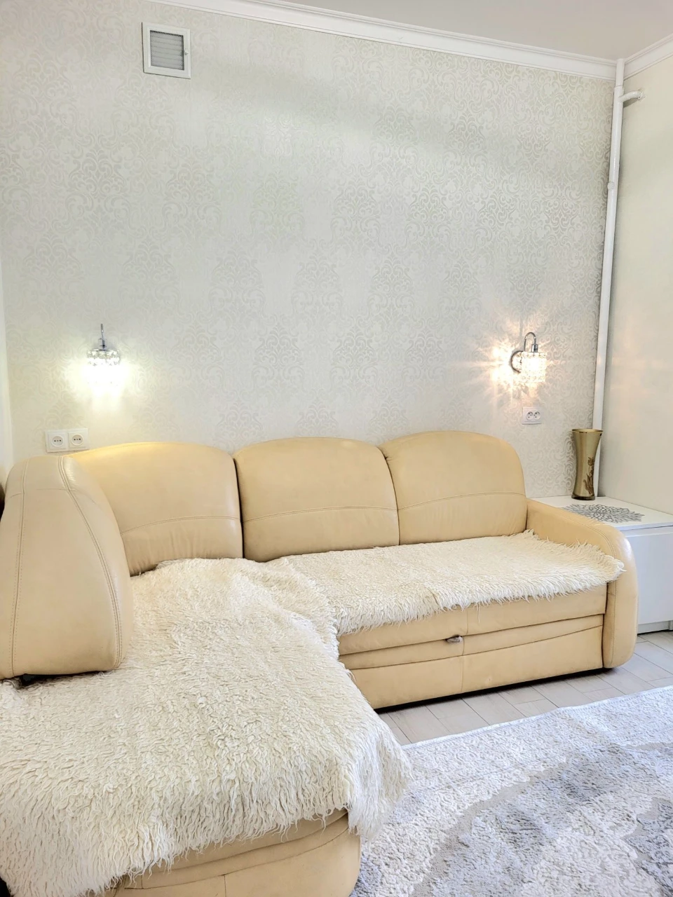 Owner, Center, 54 sq m, 1 room, 2%. 7/10 condition