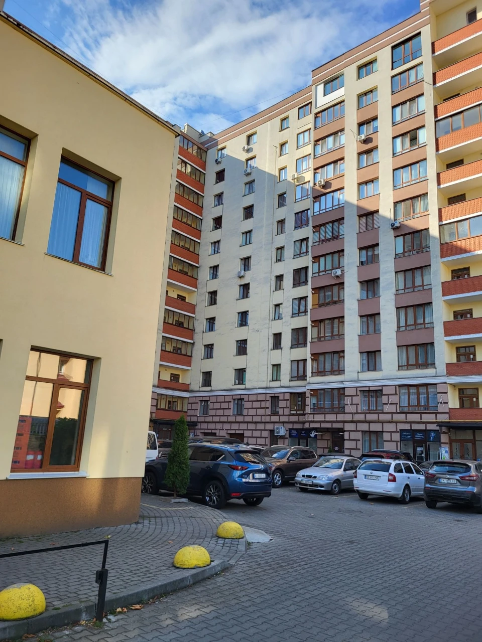 Owner, Center, 54 sq m, 1 room, 2%. 7/10 condition