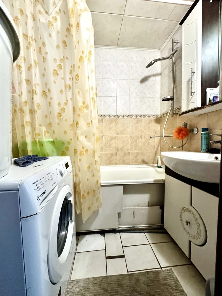 Sale of 2-room apartment, St. Sobornosti, district of Niva