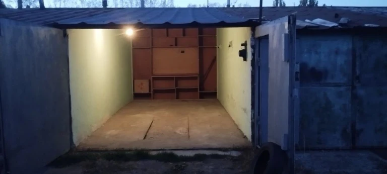 Garage in Solomyansky District