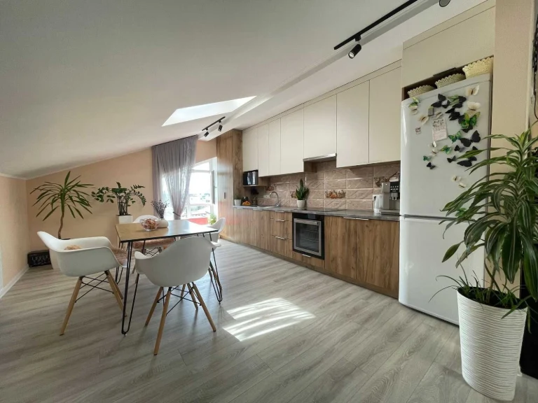 Sale of a 3-room apartment renovated in a new building, Ozer