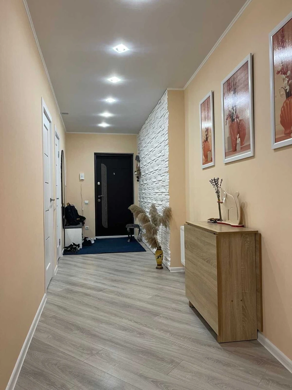 Sale of a 3-room apartment renovated in a new building, Ozer