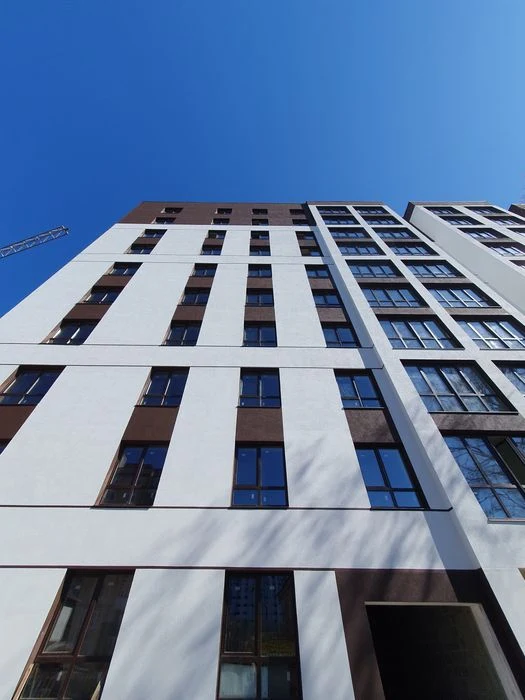 Продам 2ком квартиру возле центрального Озера